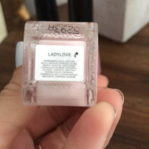 Various nail polish - Picture 4 of 5